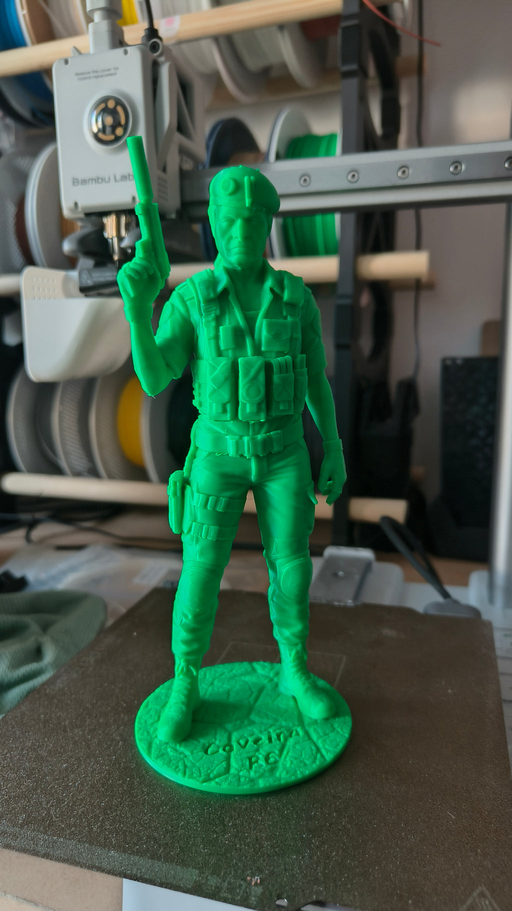 Figurine single color cerere