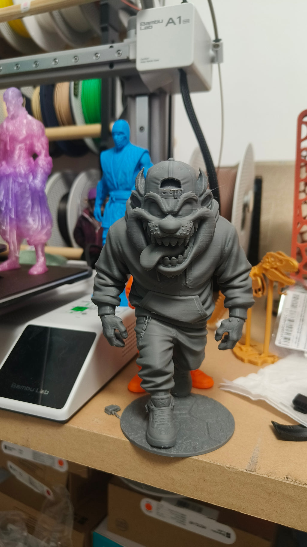 Figurine single color cerere